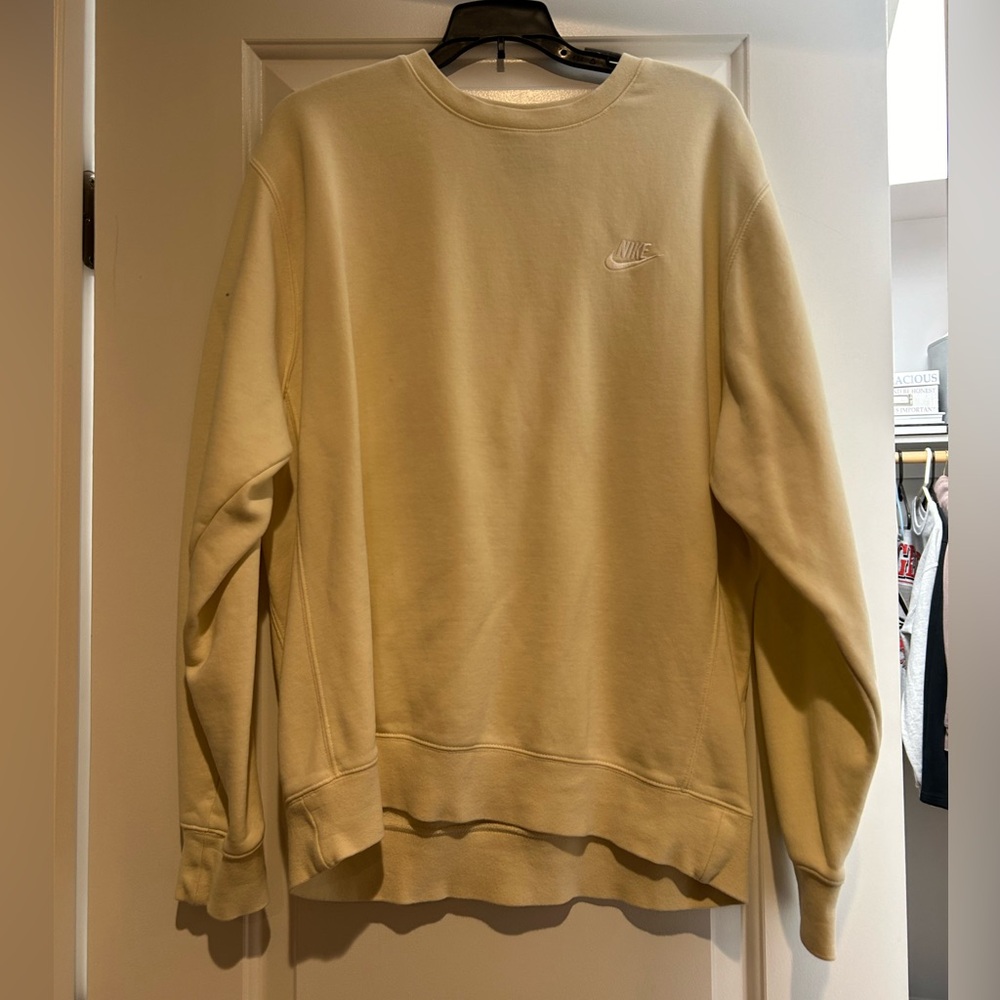 Nike Crew Neck, Pastel Yellow, Size Large